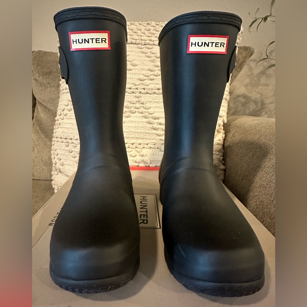 Hunter Red and Gray Box with Logo